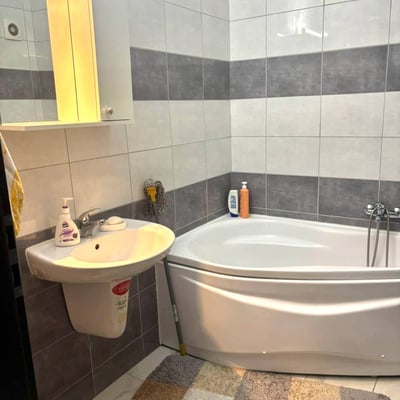 Langzeitmiete einer gemütlichen 2-Zimmer-Wohnung, Bukarest, 6. Bezirk, Chiajna, Rumänien